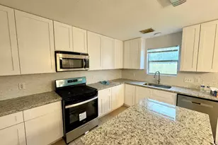 1910 Plum Falls Ln, Pearland, TX 77581 - Photo 8