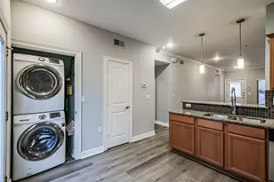 3501 Chenevert St, Houston, TX 77004 - Photo 8