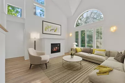 26 Lucky Leaf Court, The Woodlands, TX 77381 - Photo 2