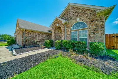 9515 Taylor Lane, Mont Belvieu, TX 77523 - Photo 4