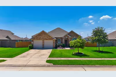 9515 Taylor Lane, Mont Belvieu, TX 77523 - Photo 2