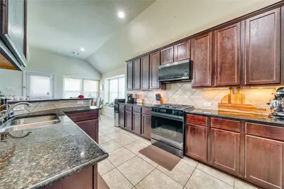 9515 Taylor Lane, Mont Belvieu, TX 77523 - Photo 20