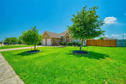 9515 Taylor Lane, Mont Belvieu, TX 77523 - Photo 8