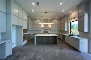 9710 Larston St, Houston, TX 77055 - Photo 2