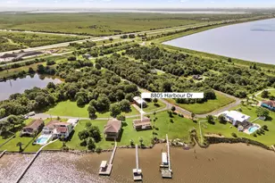 8805 Harbour Dr, Dickinson, TX 77539 - Photo 30