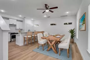 8407 Mahalia Unit A/B Dr, Houston, TX 77088 - Photo 4