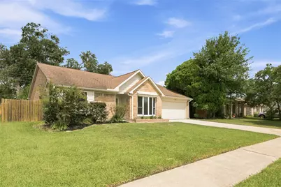 11123 Rippling Meadows Drive, Houston, TX 77064 - Photo 4