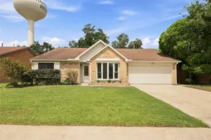 11123 Rippling Meadows Dr, Houston, TX 77064 - Photo 2