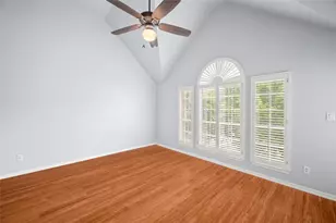 4431 Castle Ct, Houston, TX 77006 - Photo 14