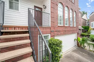 4431 Castle Ct, Houston, TX 77006 - Photo 32