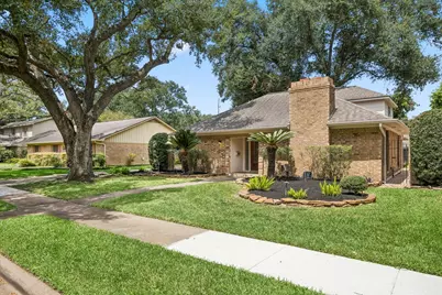 114 Camellia Street, Sugar Land, TX 77478 - Photo 2