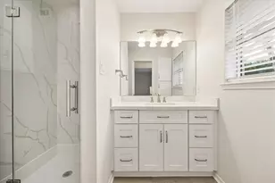 114 Camellia St, Sugar Land, TX 77478 - Photo 12