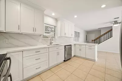114 Camellia Street, Sugar Land, TX 77478 - Photo 8
