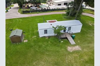 108 Monroe Street, Willis, TX 77378 - Photo 2