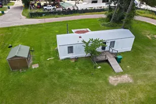 108 Monroe St, Willis, TX 77378 - Photo 2