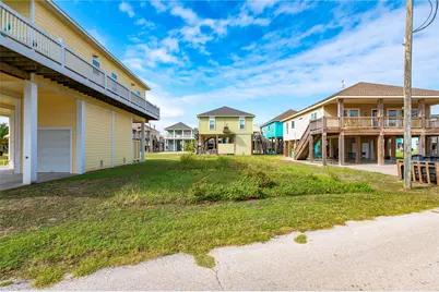 955 Fisherman Drive S, Crystal Beach, TX 77650 - Photo 10