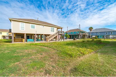 955 Fisherman Drive S, Crystal Beach, TX 77650 - Photo 14