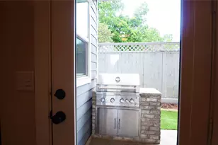 8610 Ashland Way, Houston, TX 77055 - Photo 32