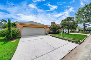 6523 Oakland Hills Dr, Houston, TX 77069 - Photo 2