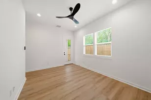 8203 Calhoun St, Houston, TX 77033 - Photo 22
