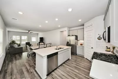 8449 Sweet Cherry Lane, Magnolia, TX 77354 - Photo 2