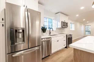 1102 Ashdale Dr, Sugar Land, TX 77498 - Photo 12