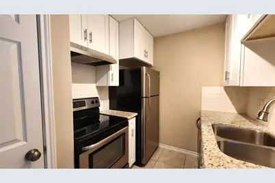 3224 Timmons Lane #129, Houston, TX 77027 - Photo 6