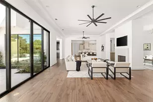 5517 Sturbridge Dr, Houston, TX 77056 - Photo 4