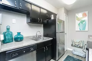 10250 Lands End Dr, Houston, TX 77099 - Photo 14