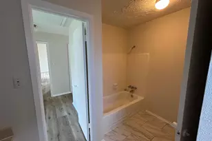 11311 Angelique Dr, Houston, TX 77065 - Photo 12