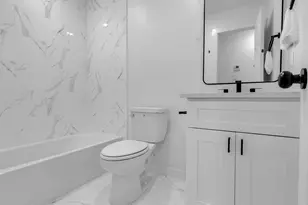 8629 Homewood Ln, Houston, TX 77028 - Photo 12