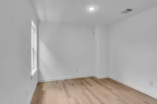 8629 Homewood Ln, Houston, TX 77028 - Photo 20