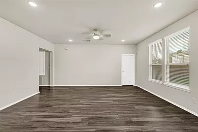 2210 Timberland Country Court, Conroe, TX 77304 - Photo 8