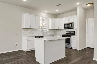 2210 Timberland Country Court, Conroe, TX 77304 - Photo 10