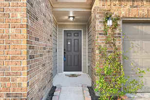 2210 Timberland Country Ct, Conroe, TX 77304 - Photo 2