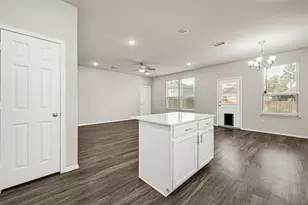 2210 Timberland Country Ct, Conroe, TX 77304 - Photo 12