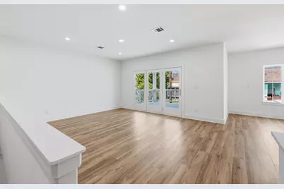 608 Oak Road, Clear Lake Shores, TX 77573 - Photo 8