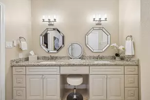 1016 Fleetwood Pl Dr, Houston, TX 77079 - Photo 16