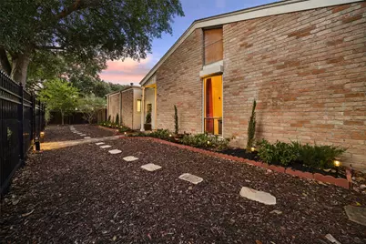 1016 Fleetwood Place Drive, Houston, TX 77079 - Photo 2