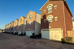 9833 Sandra Ann Ct, Houston, TX 77025 - Photo 2