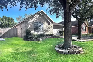3307 Raintree Village Dr, Katy, TX 77449 - Photo 2