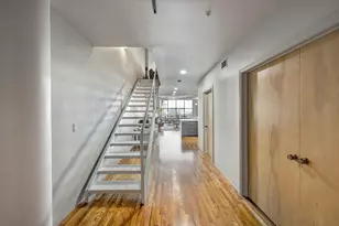 1025 S Shepherd Dr, Houston, TX 77019 - Photo 2