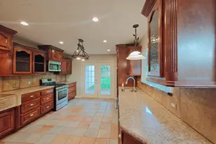 321 21st Ave N, Texas City, TX 77590 - Photo 14