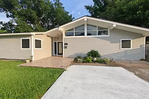 321 21st Ave N, Texas City, TX 77590 - Photo 1