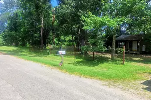 27395 Wagon Wheel St, Splendora, TX 77372 - Photo 2