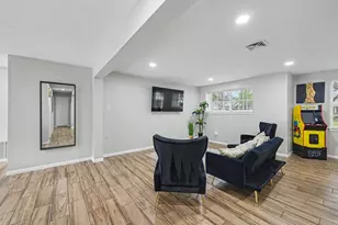 9515 Highmeadow Dr, Houston, TX 77063 - Photo 6