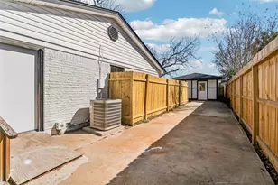 1307 Saddle Rock Dr, Houston, TX 77088 - Photo 32