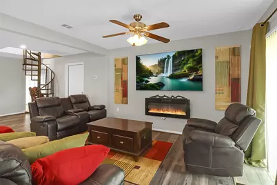 110 S 9th Street, Highlands, TX 77562 - Photo 4