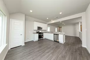 2517 Hawks Eye Dr, Conroe, TX 77301 - Photo 2