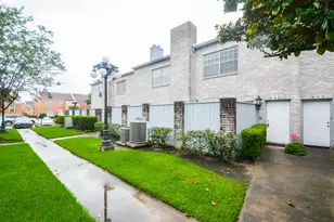 664 Wilcrest, Houston, TX 77042 - Photo 2